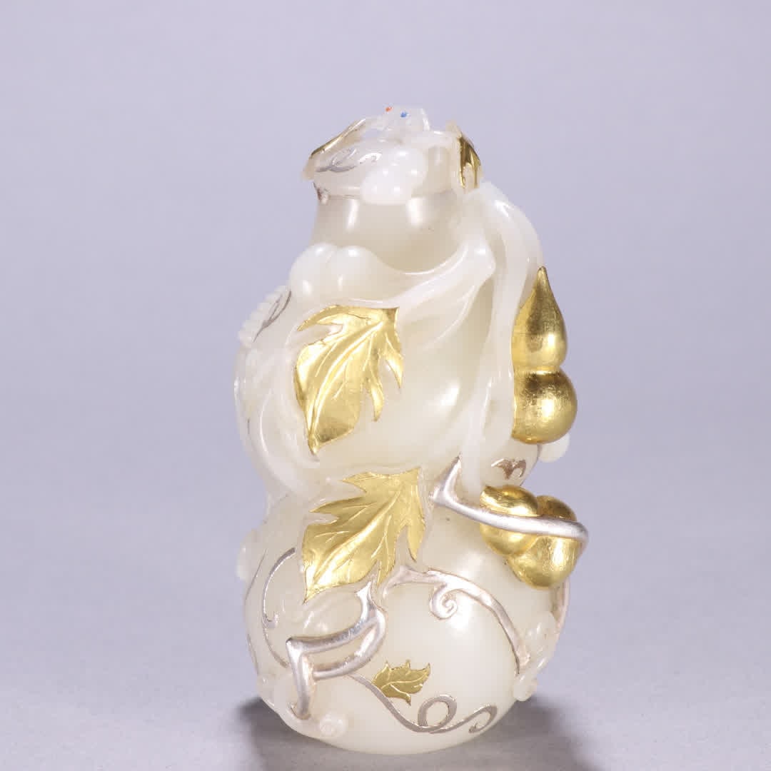 A Qing Dynasty Hetian Yucuo gold and silver Fulu vase: Qing Dynasty Hetian Yucuo gold and silver Fulu vase SIZE: H:10.3cm W:5.3cm W:303.6g (The Dimensions Of All Batches Are Manually Measured.If You Need More Detailed Information, Please Contact Our Custo
