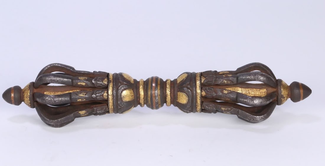 A Qing Dynasty Tibetan iron-cut gold-cut nine-strand vajra: Qing Dynasty Tibetan iron cut gold nine-strand vajra SIZE: 20.8x4.4cm W:513.6g (The Dimensions Of All Batches Are Manually Measured.If You Need More Detailed Information, Please Contact Our Customer S