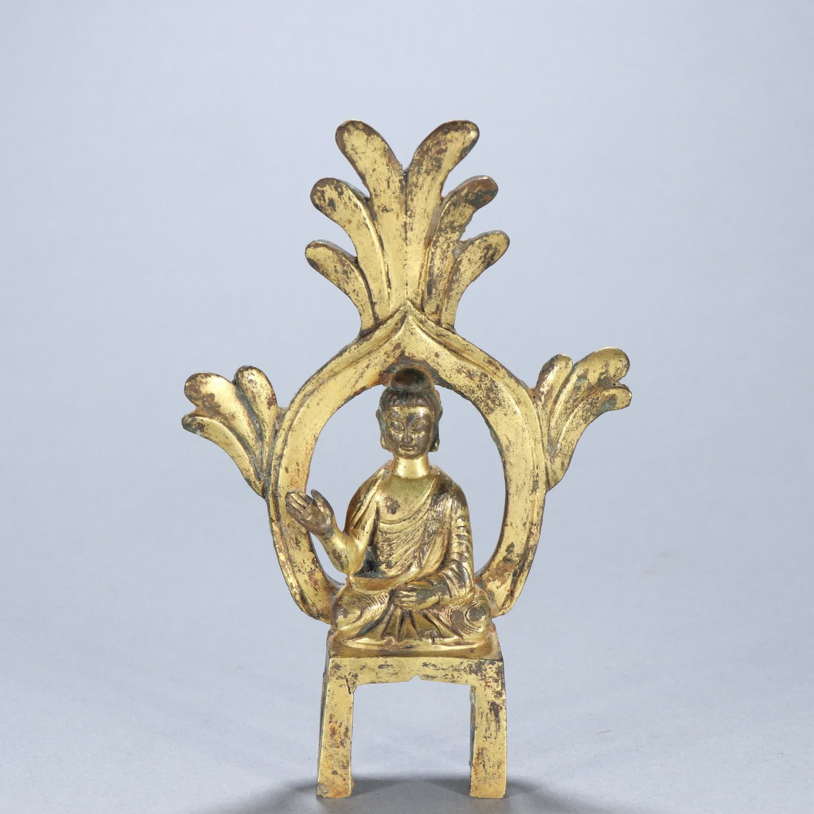 A piece of Northern Wei copper gilt bench Buddha: Northern Wei Dynasty copper gilt bench Buddha SIZE: H:13.5cm W:9cm W:210g (The Dimensions Of All Batches Are Manually Measured.If You Need More Detailed Information, Please Contact Our Customer Servic