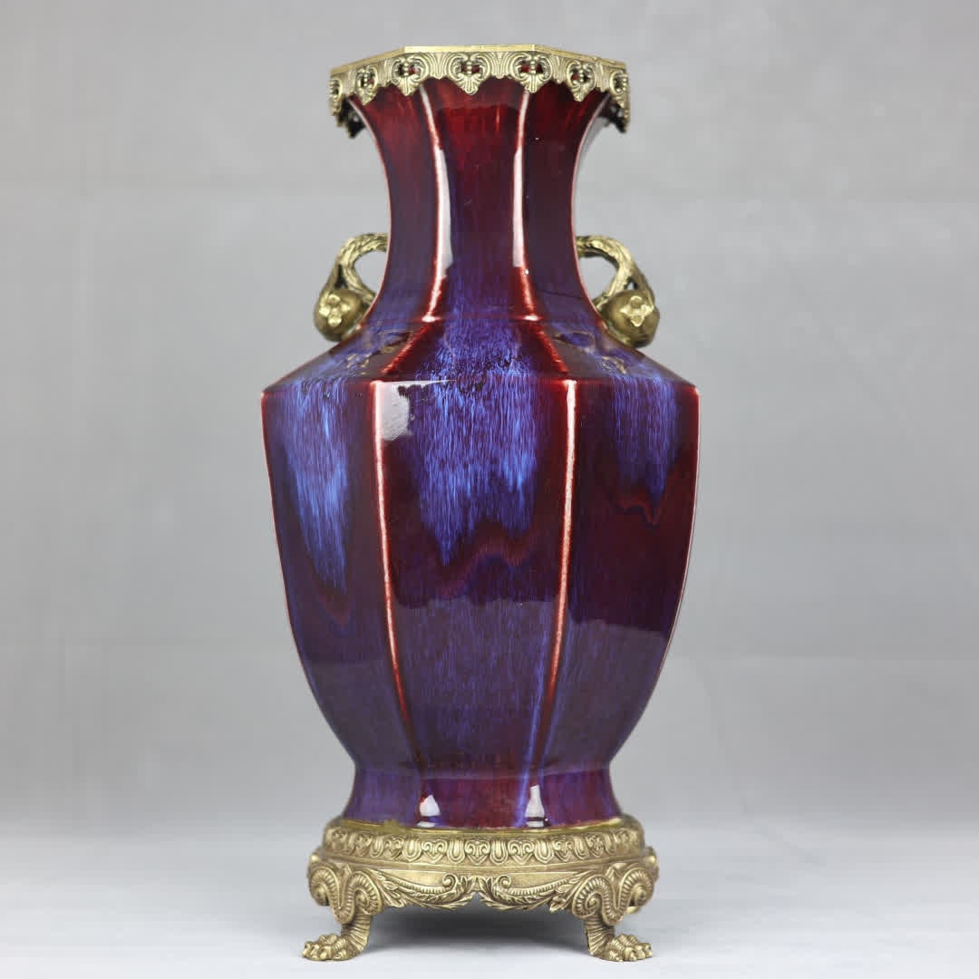 A Qing Dynasty kiln glazed copper-inlaid pomegranate amphora octafang: Qing Dynasty kiln glazed copper-inlaid pomegranate amphora octave vase SIZE: H: 47.5cm MouthD: 16.5cm D: 23cm Bottom diameter 19cm (The Dimensions Of All Batches Are Manually Measured.If You Need More