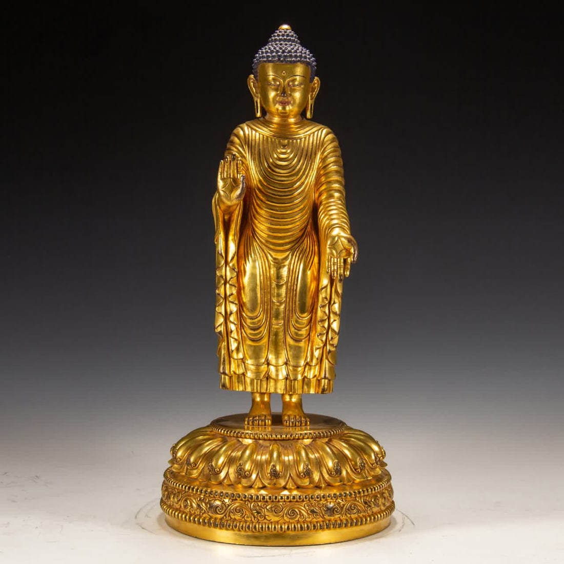 A bronze gilt Buddha statue of the Qing Dynasty: Qing Dynasty copper gilt Buddha statue SIZE: L:26cm W:26cm H:60cm W:12700g (The Dimensions Of All Batches Are Manually Measured.If You Need More Detailed Information, Please Contact Our Customer Servi