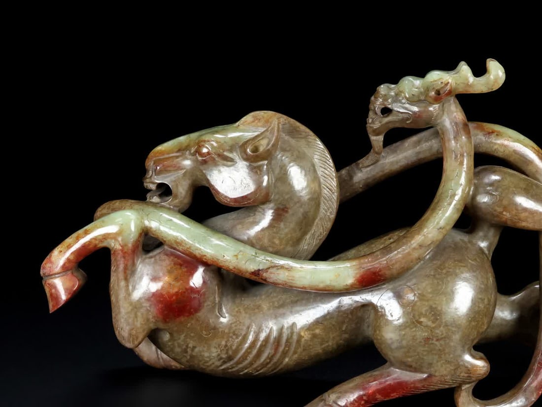 A Han Dynasty jade horse ornament - 2