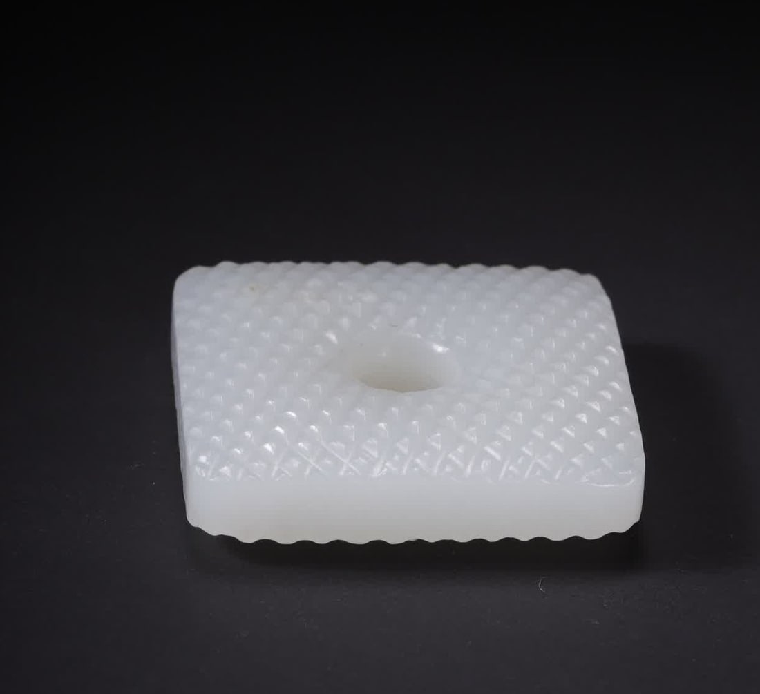 A Qing Dynasty Hetian jade square pendant: Qing Dynasty Hetian jade square pendant SIZE: 3.6x3.5x1.0cm W:25.8g (The Dimensions Of All Batches Are Manually Measured.If You Need More Detailed Information, Please Contact Our Customer Service Befo