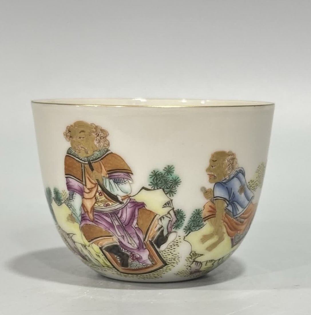 A Qing Dynasty Yongzheng enamel colored gold-painted character story cup: Qing Dynasty Yongzheng enamel colored gold-painted character story cup SIZE: H:5cm MouthD:6.8cm (The Dimensions Of All Batches Are Manually Measured.If You Need More Detailed Information, Please Conta