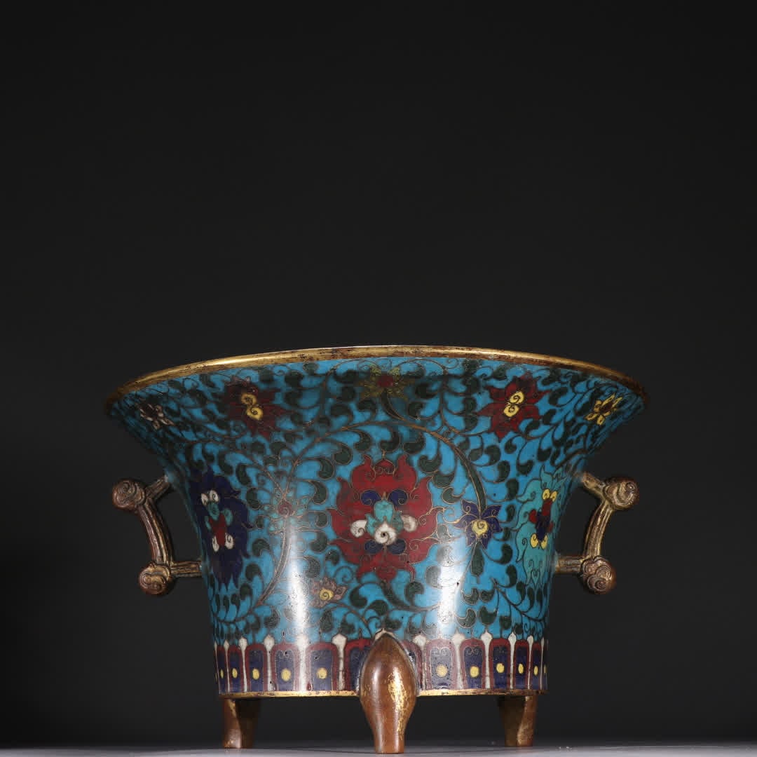 A Ming Dynasty copper-gilt cloisonné three-legged amphora: Ming Dynasty copper gilt cloisonné three-legged amphora SIZE: H:13.7cm W:22.1cm W:1547.3g (The Dimensions Of All Batches Are Manually Measured.If You Need More Detailed Information, Please Contact Ou