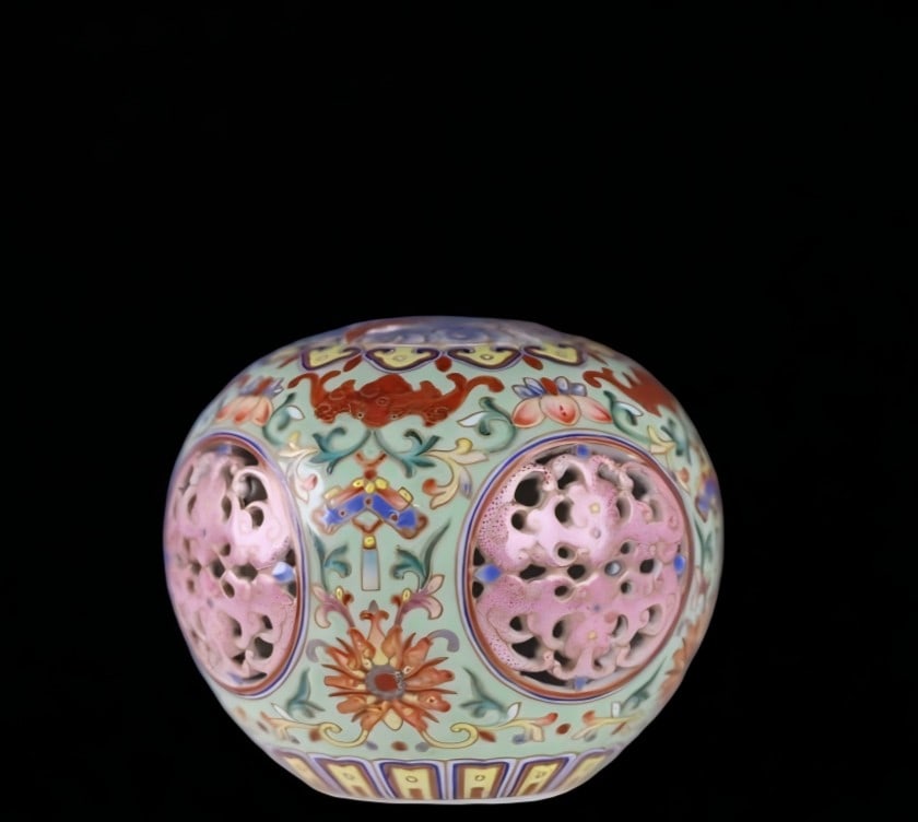 A Qing Dynasty turquoise green space hollow blessing pattern aromatherapy: Qing Dynasty turquoise green space hollow blessing pattern aromatherapy SIZE: H:9cm (The Dimensions Of All Batches Are Manually Measured.If You Need More Detailed Information, Please Contact Our Custo