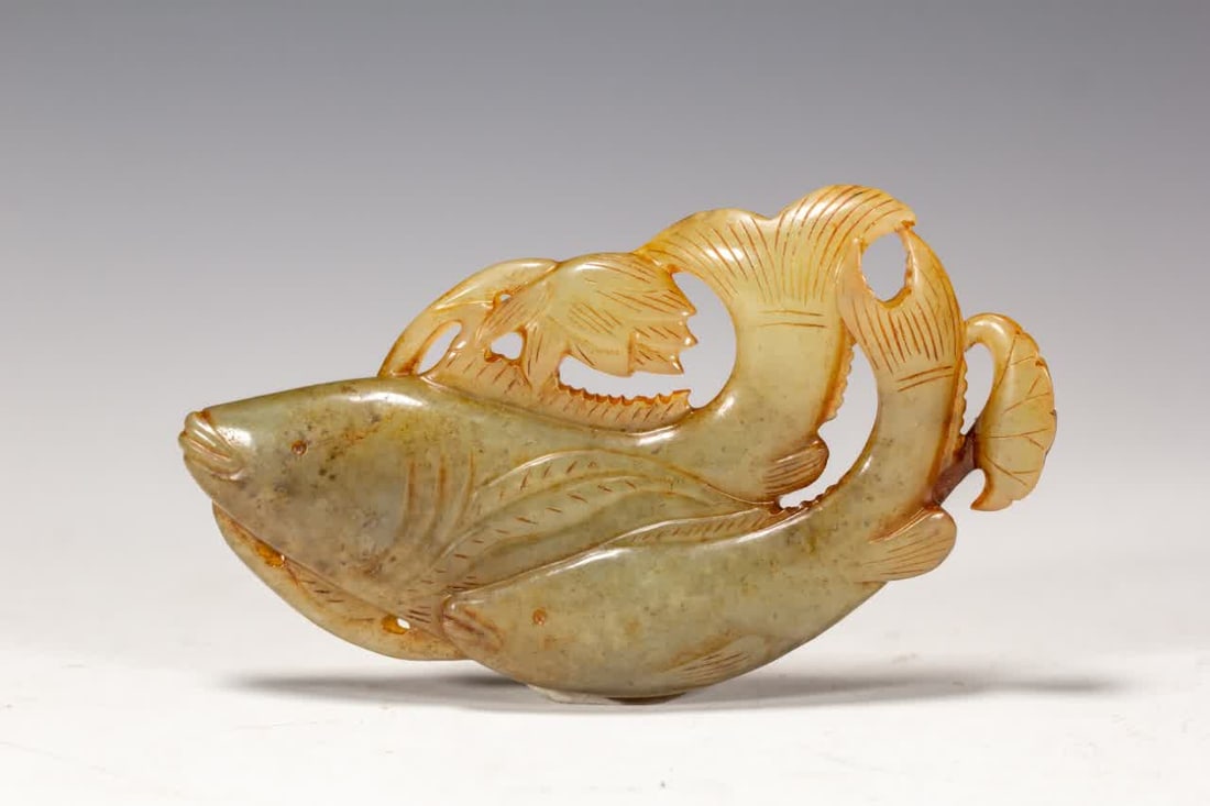 A piece of Hetian jade fish in the Qing Dynasty: Qing Dynasty Hetian jade fish SIZE: L:8.5cm W:4.5cm W:50g (The Dimensions Of All Batches Are Manually Measured.If You Need More Detailed Information, Please Contact Our Customer Service Before Bidding