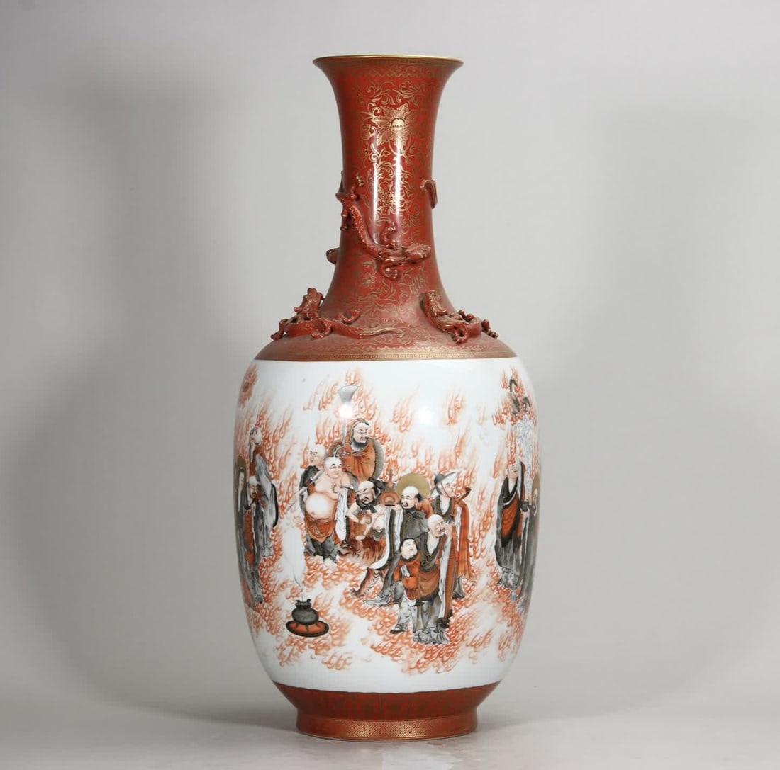 A Qing Dynasty Qianlong alum red gold-painted eighteen Arhat Panlong vase: Qing Dynasty Qianlong alum red gold-painted eighteen Arhat Panlong vase SIZE: H:54.5cm (The Dimensions Of All Batches Are Manually Measured.If You Need More Detailed Information, Please Contact Our Cu