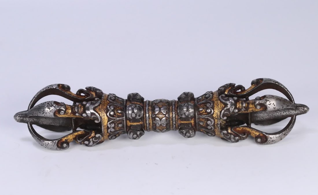 A Qing Dynasty Tibetan iron-cut gold-cut five-strand vajra (1 of 9)