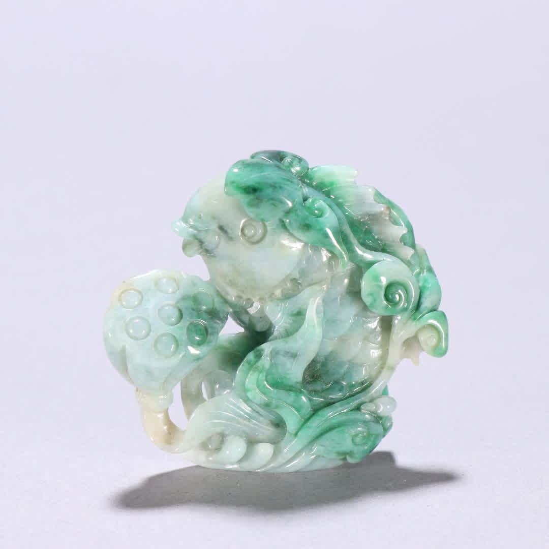 A Qing Dynasty jadeite carved for more than a year (1 of 9)
