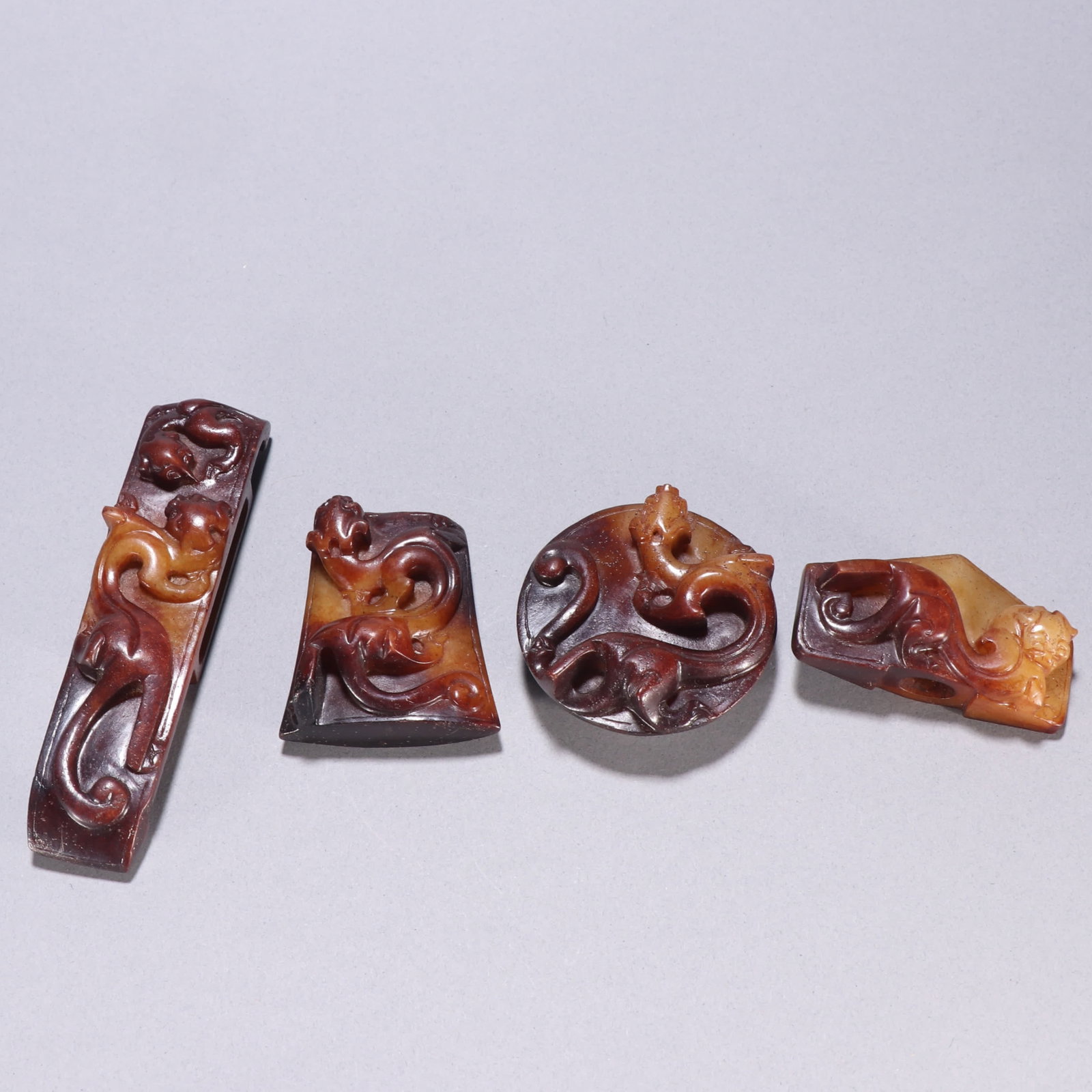 A set of Han Hetian jade dragon pattern sword ornaments: Han Hetian jade dragon pattern sword ornament SIZE: L: 11cm W: 2.7cm Total W: 272.8g (The Dimensions Of All Batches Are Manually Measured.If You Need More Detailed Information, Please Contact Our Cust