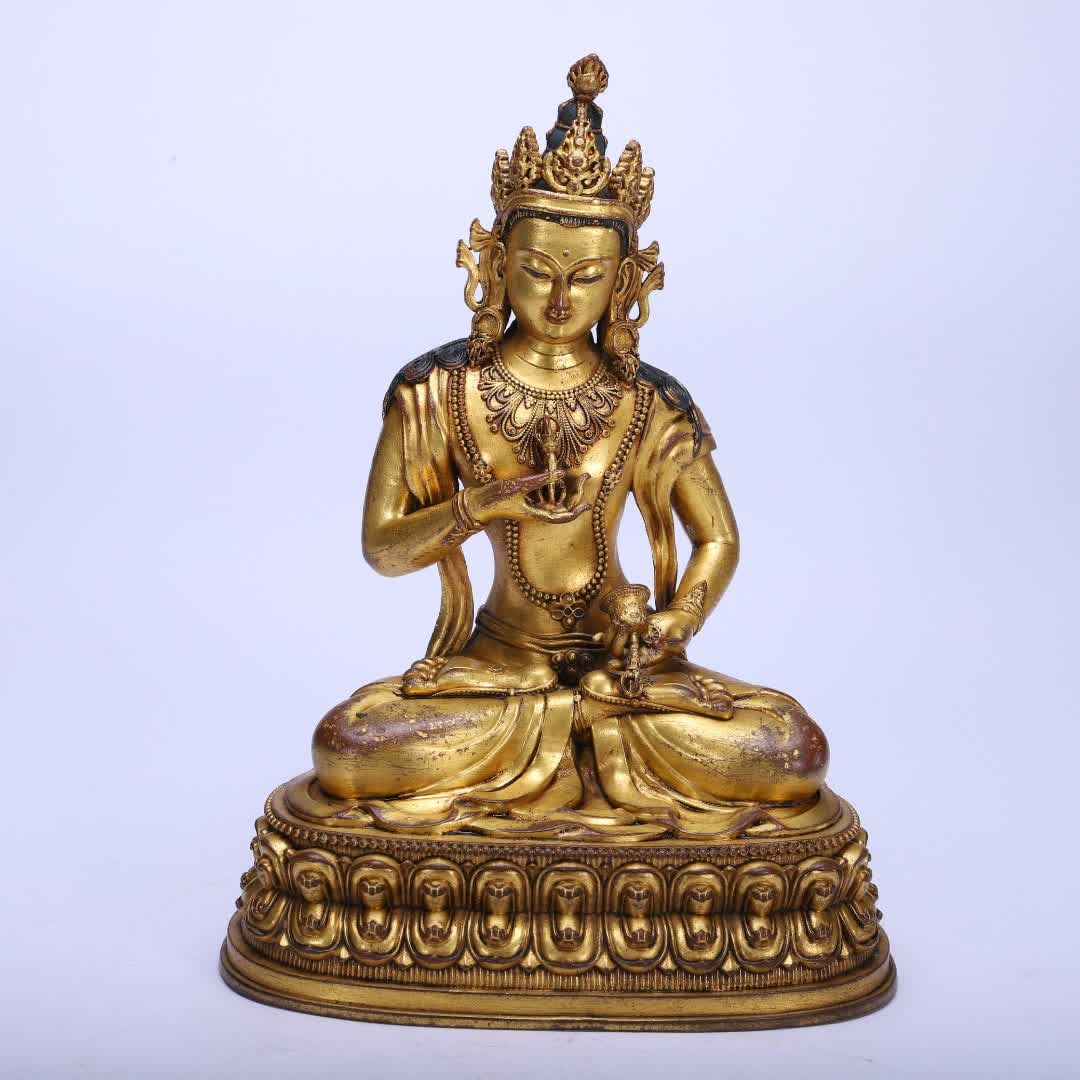 A bronze gilt Buddha statue of the Qing Dynasty (1 of 9)