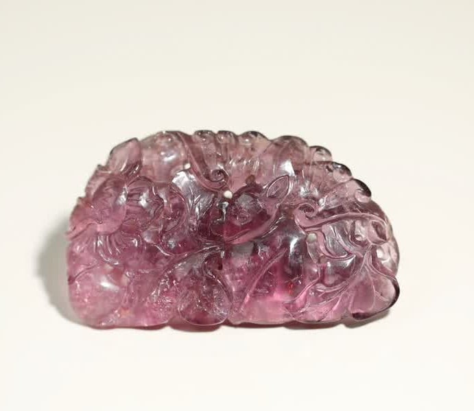 A piece of purple tourmaline flower in the Qing Dynasty: Qing Dynasty purple tourmaline flower pieces SIZE: 4.5x2.6x0.69cm (The Dimensions Of All Batches Are Manually Measured.If You Need More Detailed Information, Please Contact Our Customer Service Before