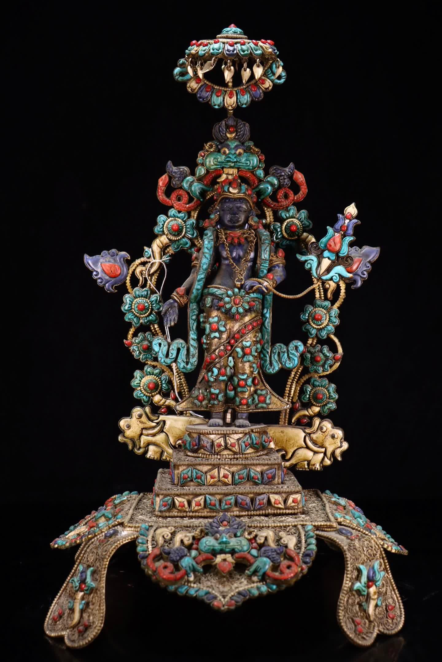 A green tara inlaid with Qing Dynasty bronze carved lapis lazuli: Qing Dynasty bronze carving lapis lazuli inlaid green tara SIZE: H:45cm W:28cm (The Dimensions Of All Batches Are Manually Measured.If You Need More Detailed Information, Please Contact Our Customer S