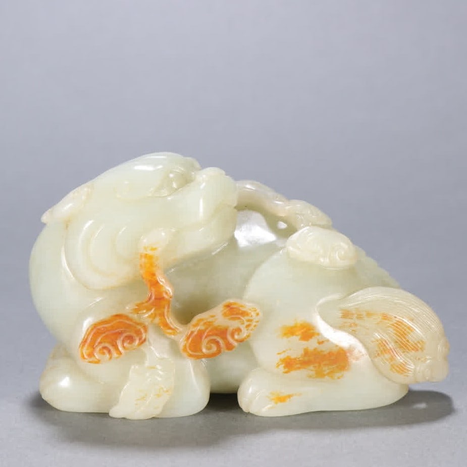 A Qing Dynasty Hetian jade seed material auspicious beast carving: Qing Dynasty Hetian jade seed material auspicious beast carving SIZE: H:6.7cm W:11.3cm W:674.3g (The Dimensions Of All Batches Are Manually Measured.If You Need More Detailed Information, Please Conta