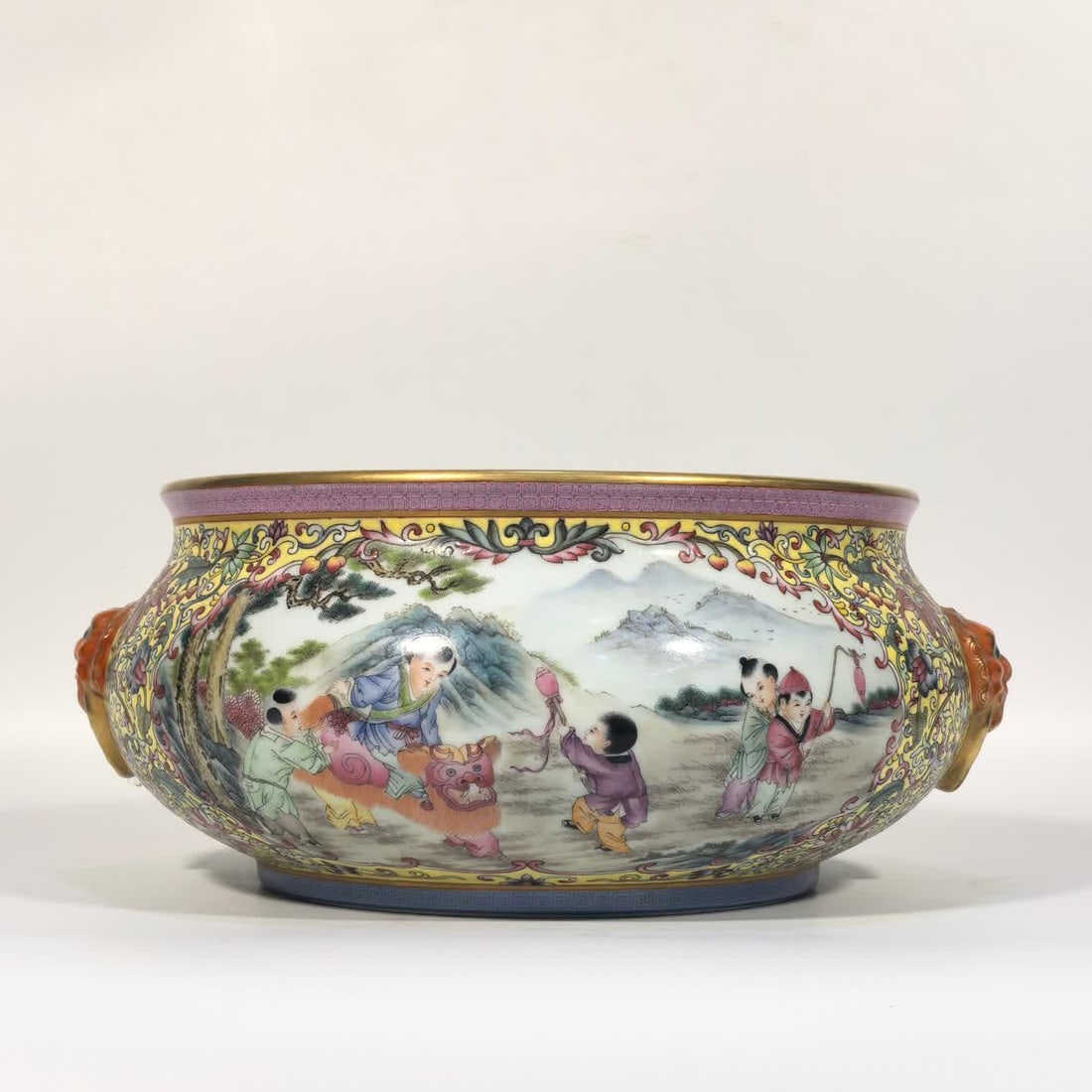 A piece of Qing Dynasty Yongzheng enamel yellow glaze flower window baby play picture incense burner: Qing Dynasty Yongzheng enamel yellow glaze flower window baby play picture incense burner SIZE: H: 11.5cm MouthD: 21cm Belly diameter 28cm Foot diameter 15.5cm (The Dimensions Of All Batches Are Manua