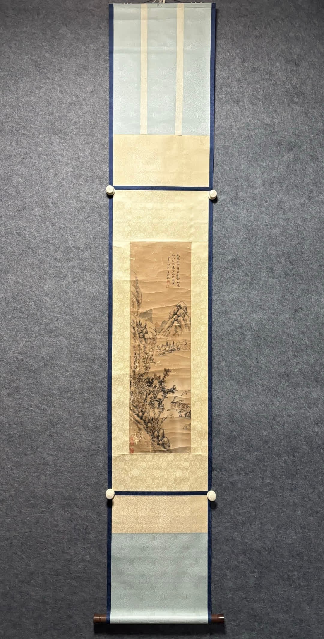 A landscape painting by Wang Shimin: Wang Shimin's landscape painting SIZE: Painting core84x24cm (The Dimensions Of All Batches Are Manually Measured.If You Need More Detailed Information, Please Contact Our Customer Service Before Biddi
