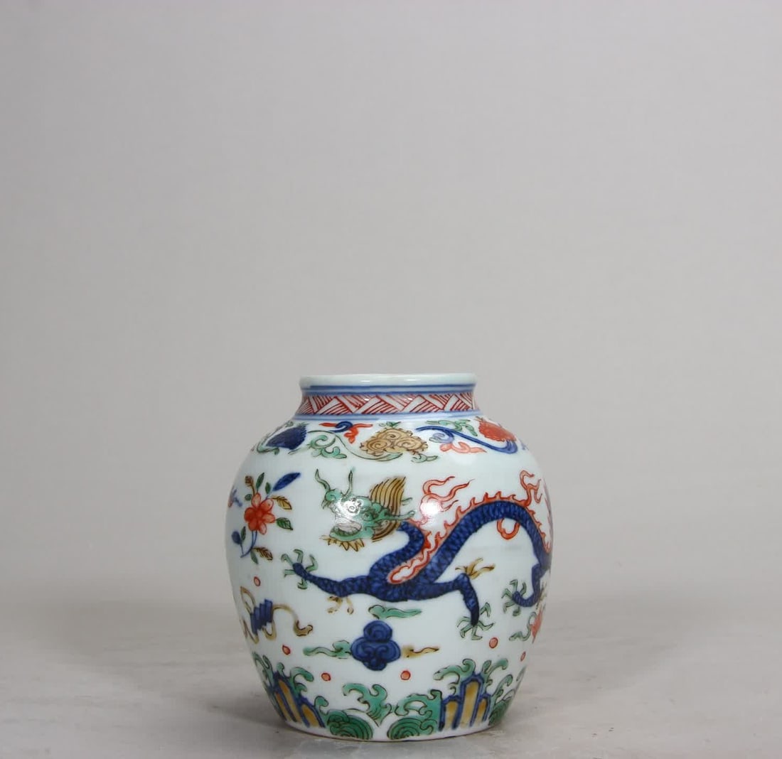 A Ming Dynasty Wanli colorful seawater dragon pattern water bowl: Ming Dynasty Wanli colorful seawater dragon pattern water bowl SIZE: H:9cm (The Dimensions Of All Batches Are Manually Measured.If You Need More Detailed Information, Please Contact Our Customer Servi