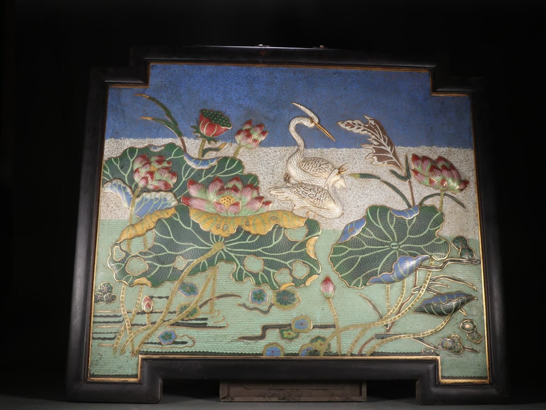 A piece of Qing Dynasty copper tire cloisonné painting enamel hanging all the way to the screen: Qing Dynasty copper tire cloisonné painting enamel all the way to the screen SIZE: H:59.7cm W:6.3cm W:7kg (The Dimensions Of All Batches Are Manually Measured.If You Need More Detailed Information, P