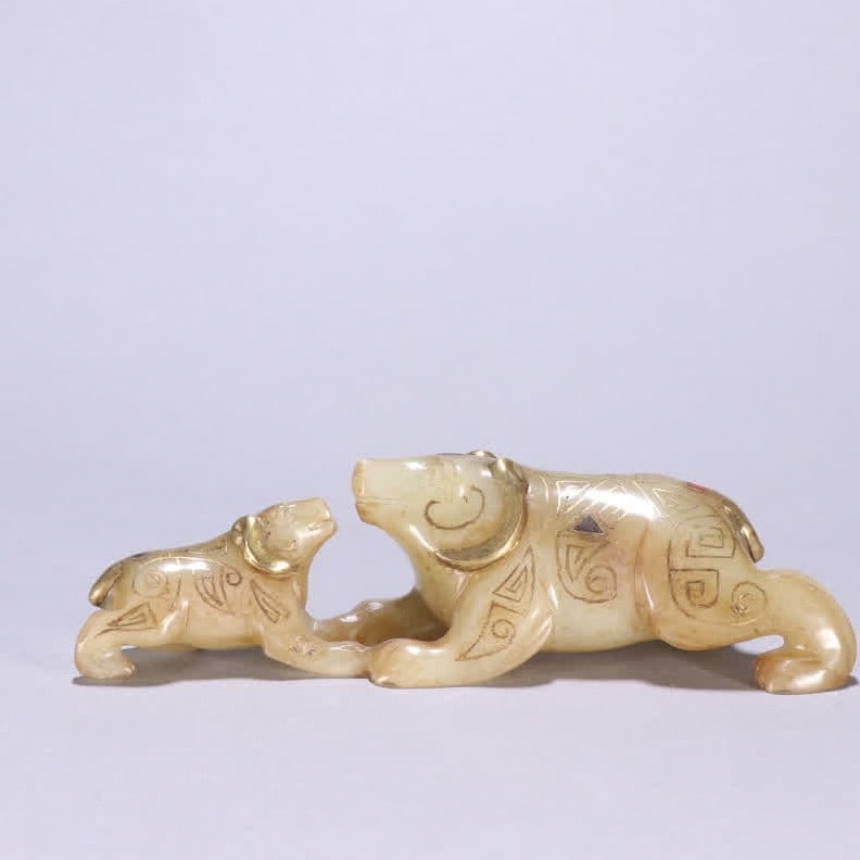 A piece of Han Dynasty Hetian Yucuo gold and silver mother beast ornament (1 of 9)