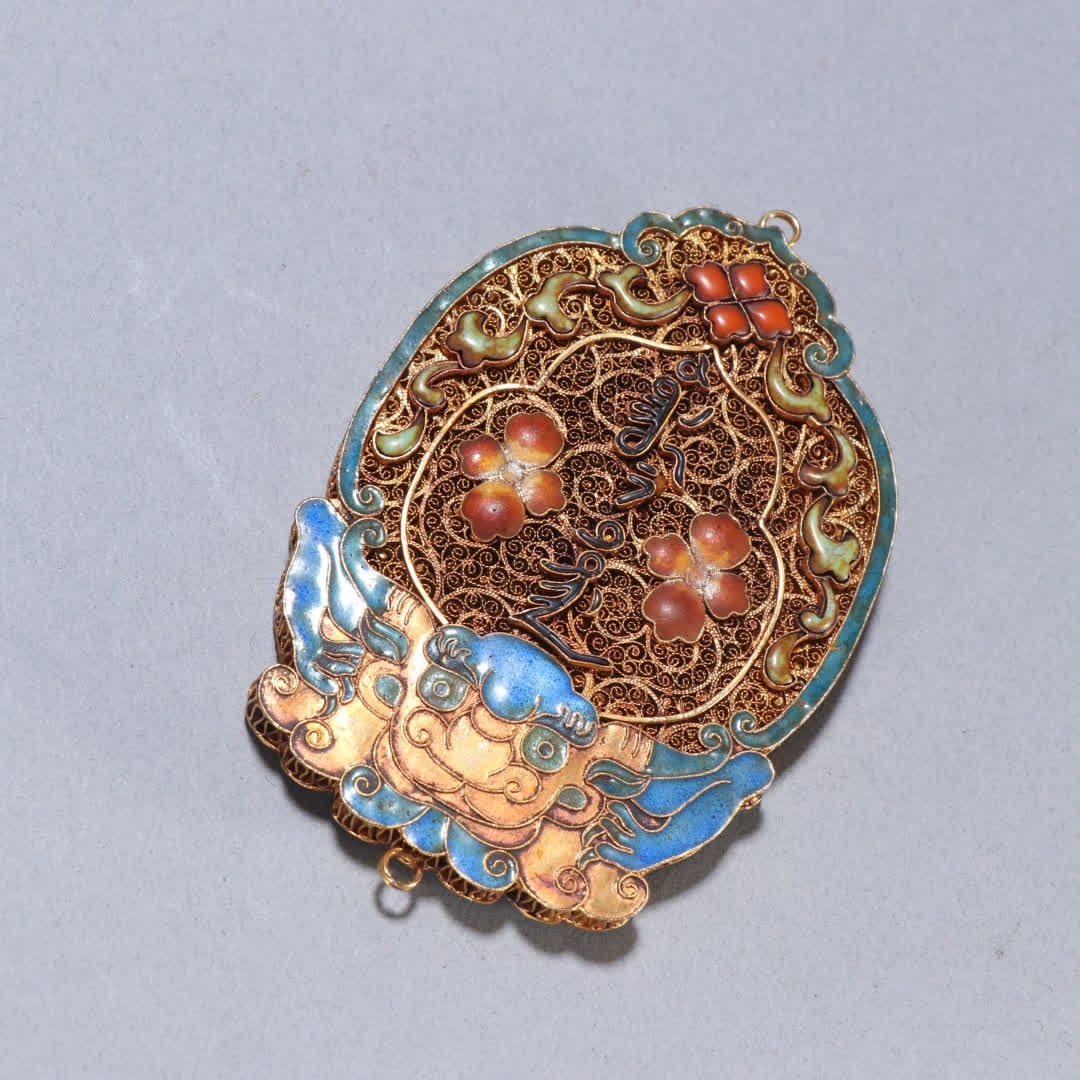 A Qing Dynasty silver-gilt filigree baked blue fasting card: Qing Dynasty silver gilt filigree baked blue fasting card SIZE: H:9.8cm W:6.3cm W:73.1g (The Dimensions Of All Batches Are Manually Measured.If You Need More Detailed Information, Please Contact Our C