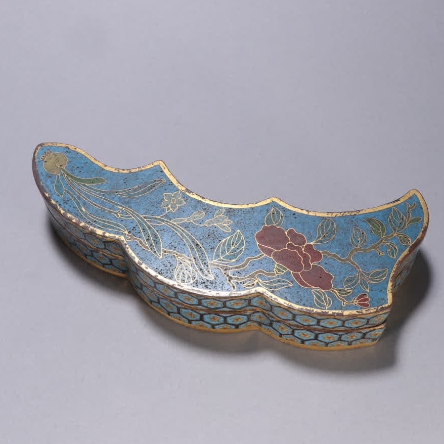 A Qing Dynasty copper gilt cloisonné pattern lid box (1 of 9)