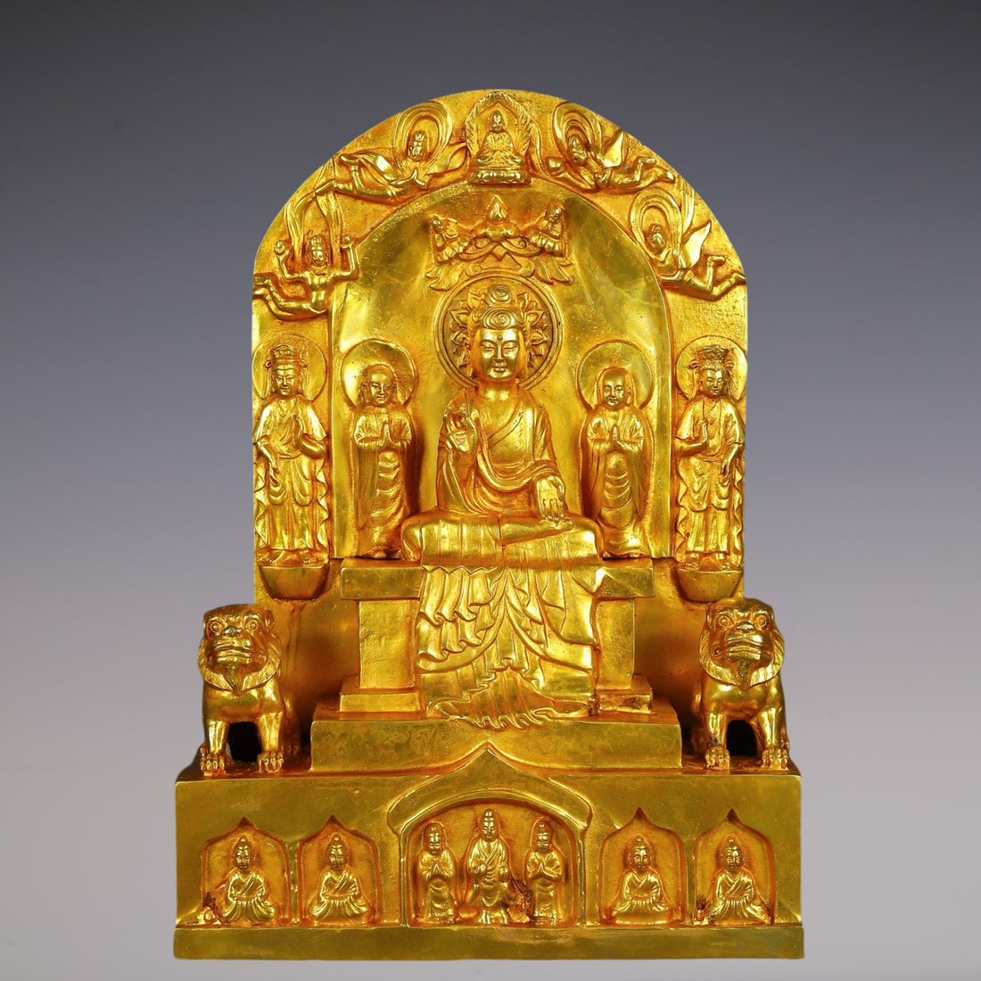 An Exquisite Gilt Bronze Buddha Statue: An Exquisite Gilt Bronze Buddha Statue N.Wei , China Size:26cmx36cm Weight:5900g (The Dimensions Of All Batches Are Manually Measured.If You Need More Detailed Information, Please Contact Our