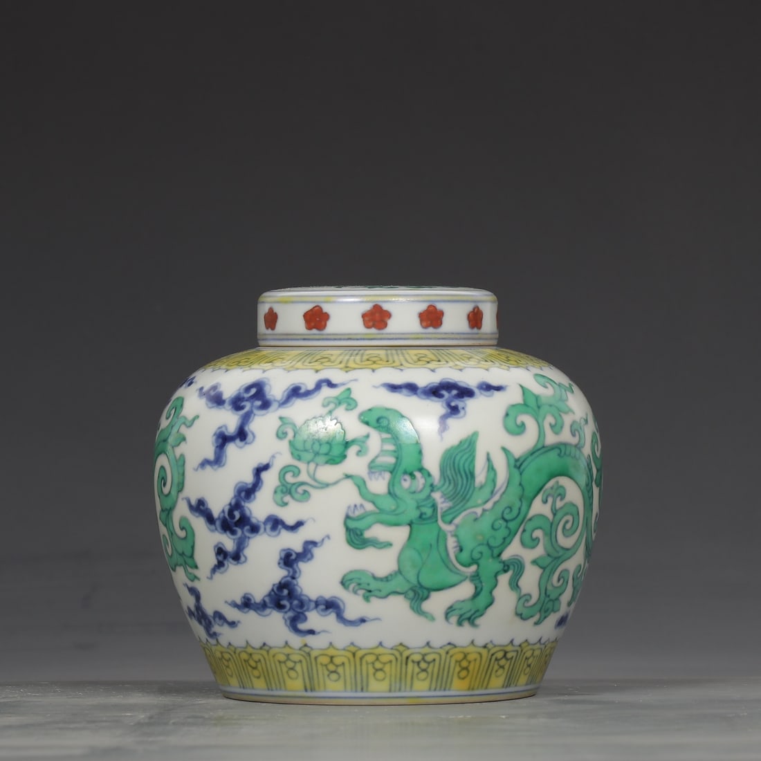 An Exquisite Doucai Dragon Pattern Jar - 2