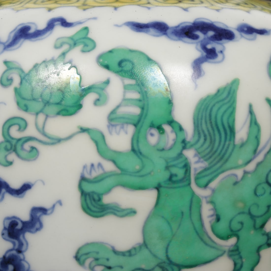 An Exquisite Doucai Dragon Pattern Jar - 4