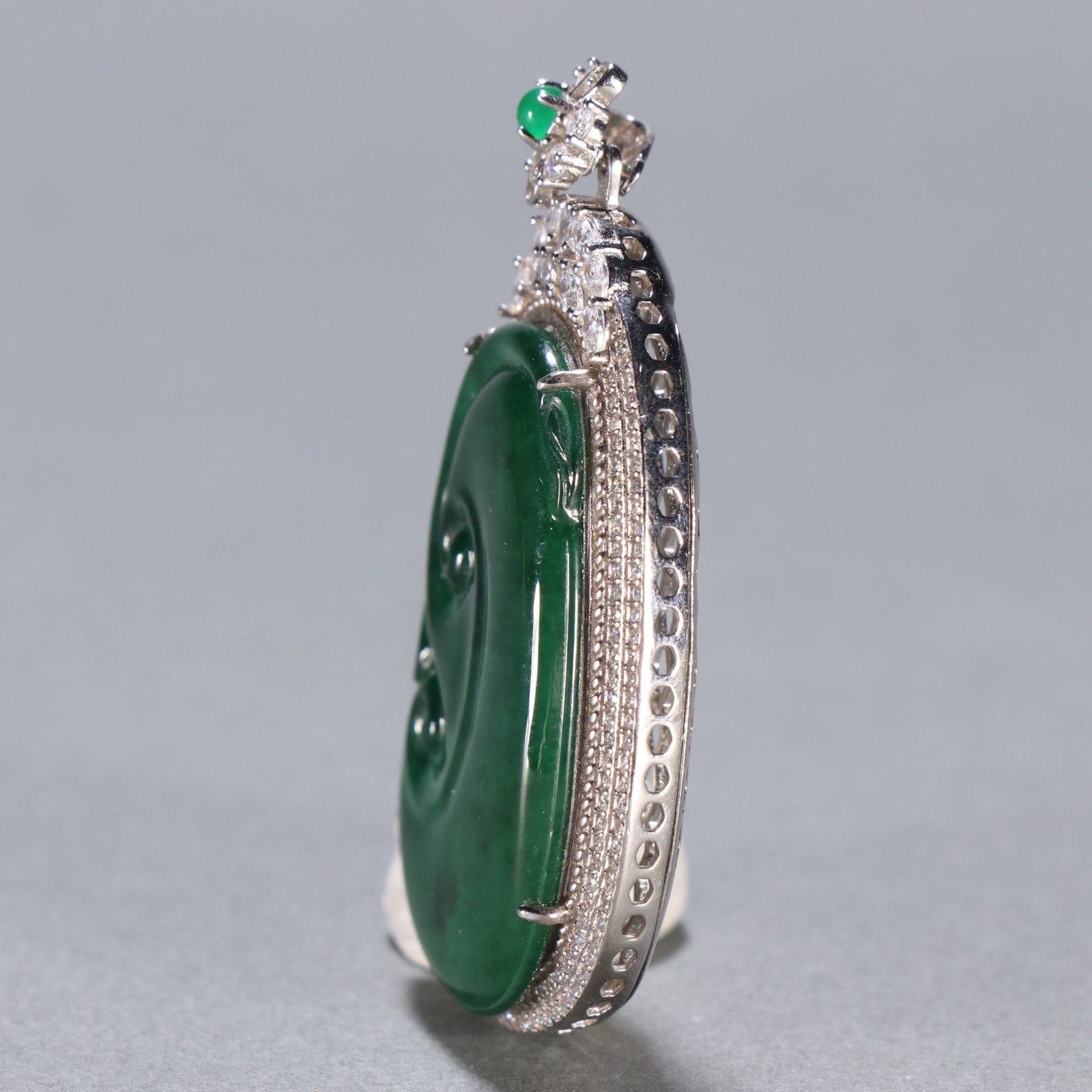 An Exquisite Jadeite Ganoderma lucidum Pattern Pendant - 3