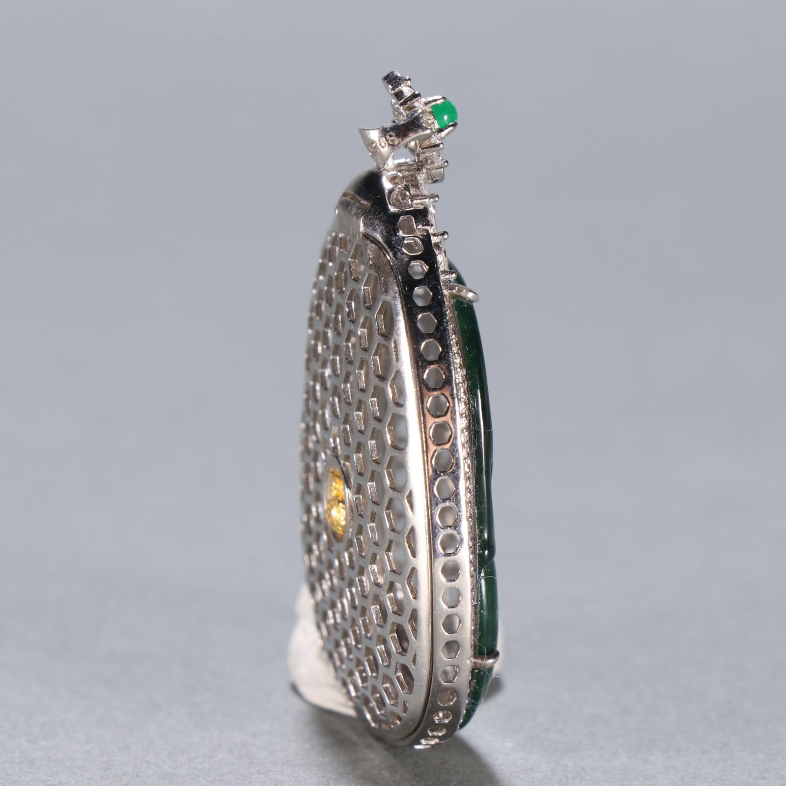 An Exquisite Jadeite Ganoderma lucidum Pattern Pendant - 6