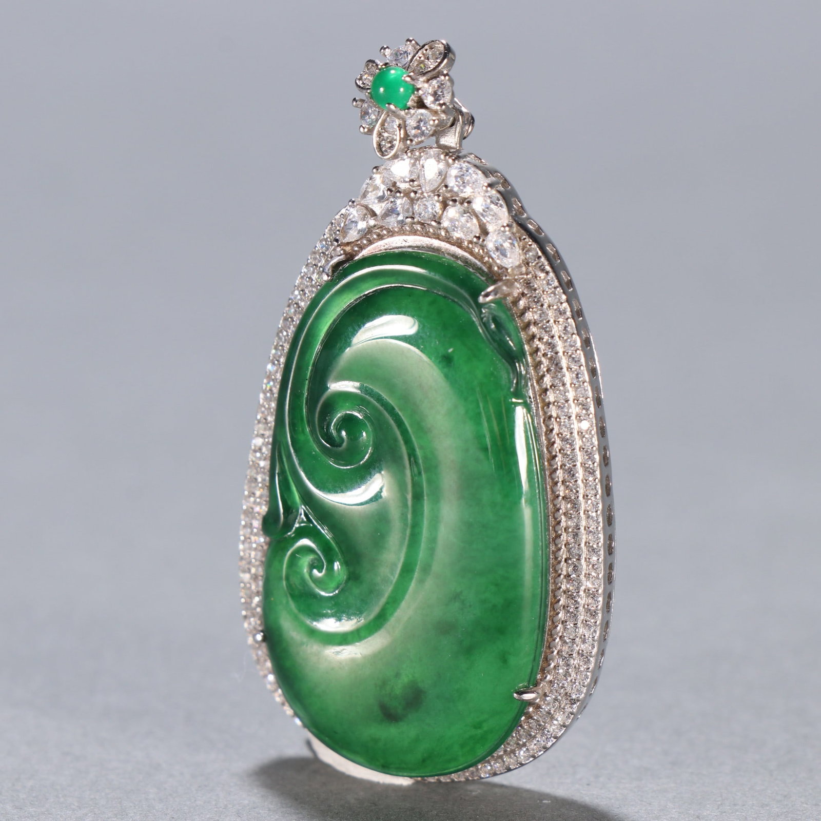 An Exquisite Jadeite Ganoderma lucidum Pattern Pendant - 7