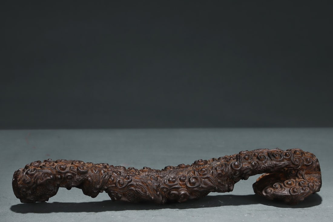 An Exquisite Eaglewood Dragon Pattern Ruyi - 9