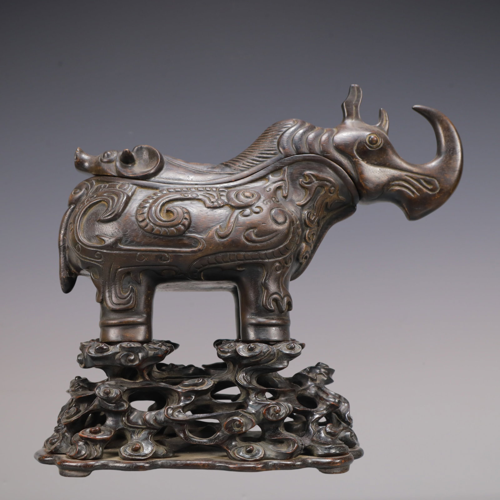 A Exquisite Eaglewood Rhinoceros Censer: A Exquisite Eaglewood Rhinoceros Censer Qing Dynasty, China Size:28cmx13cmx38cm Weight:900g (The Dimensions Of All Batches Are Manually Measured.If You Need More Detailed Information, Please Contact O
