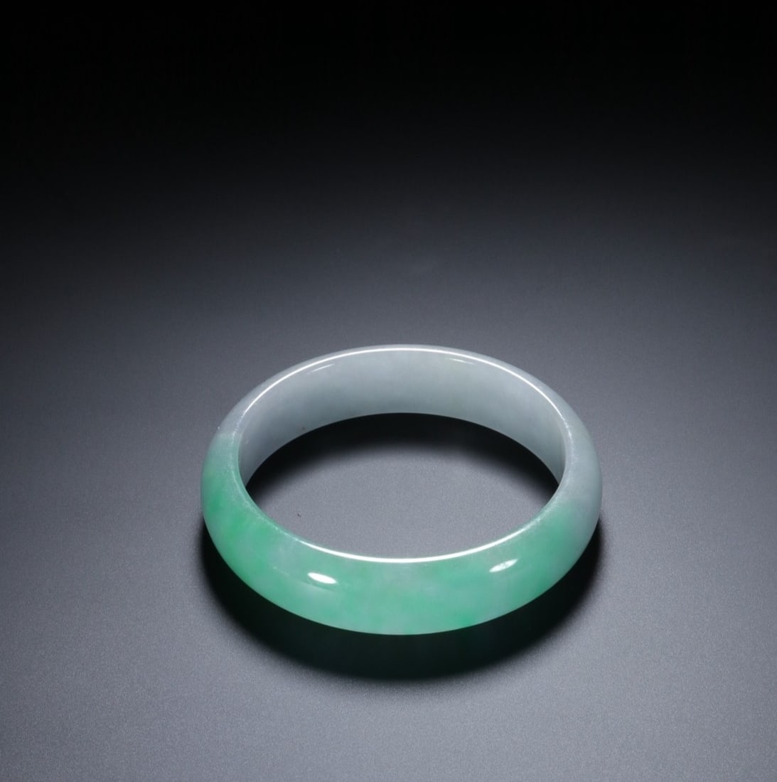 An Exquisite Jadeite Bracelets - 4