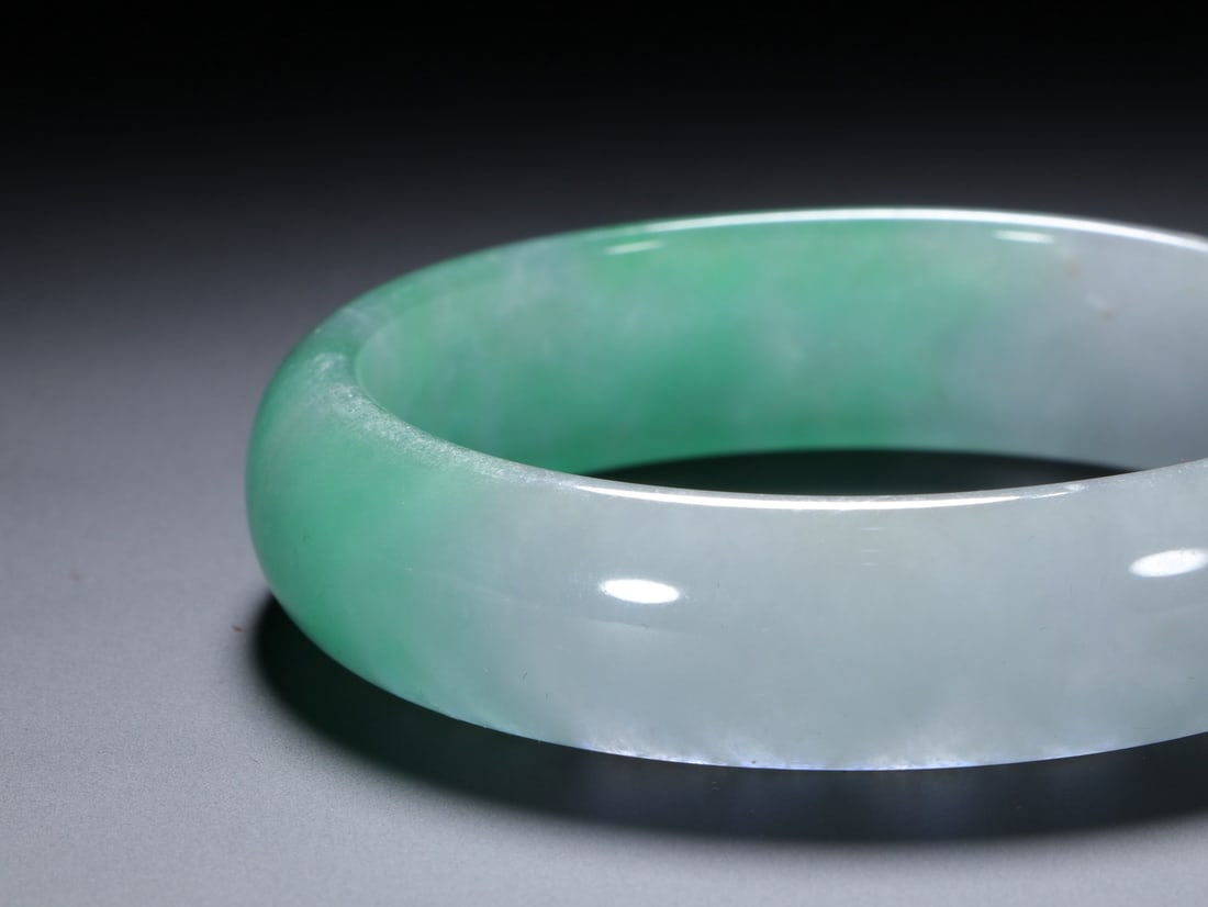 An Exquisite Jadeite Bracelets - 5