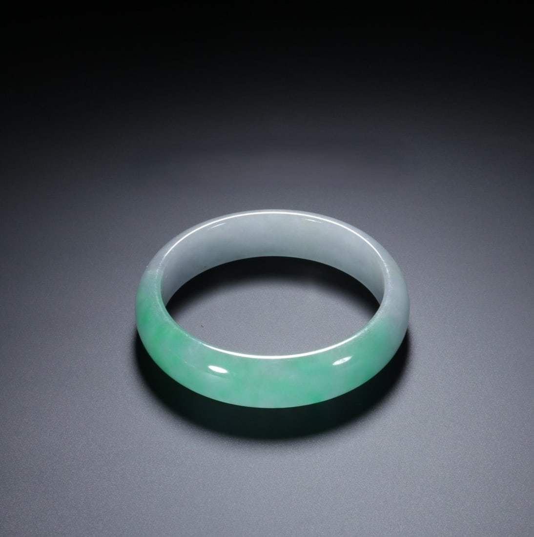An Exquisite Jadeite Bracelets - 8