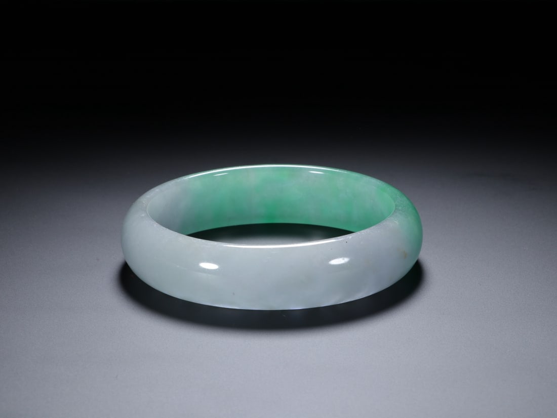 An Exquisite Jadeite Bracelets - 9