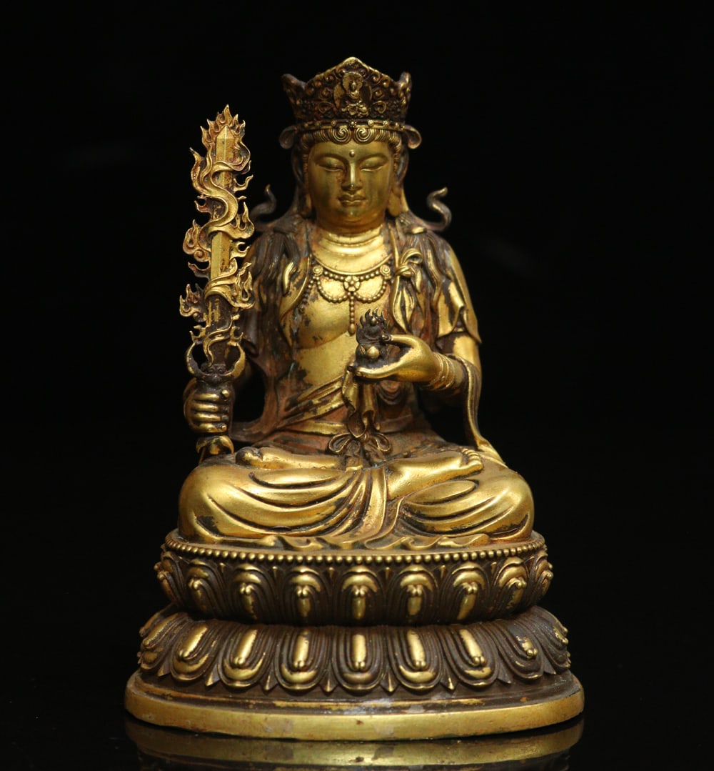 An Exquisite Gilt Bronze Statue of Manjusri Ornament: An Exquisite Gilt Bronze Statue of Manjusri Ornament Ming Dynasty, China Size:10cmx7cm Weight:522g (The Dimensions Of All Batches Are Manually Measured.If You Need More Detailed Information, Please Co