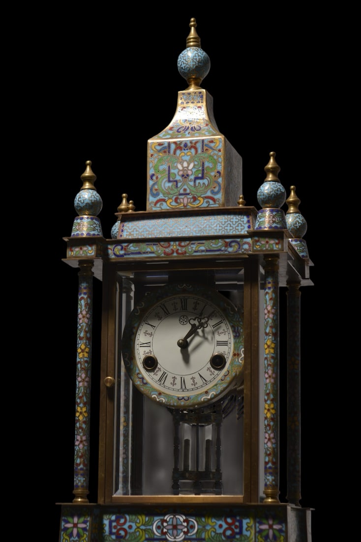 An Exquisite Bronze Lotus Pattern Clock - 10