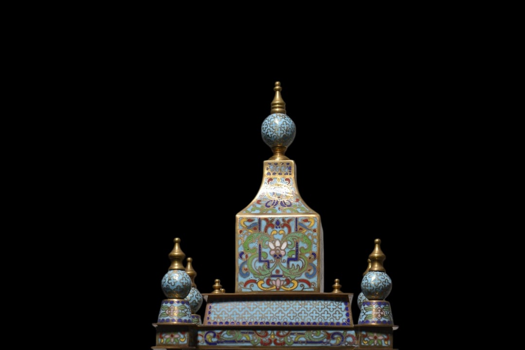 An Exquisite Bronze Lotus Pattern Clock - 2