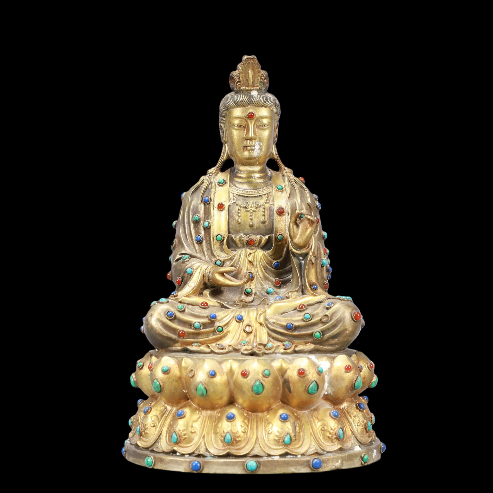 A Exquisite Gilt Silver Statue of Avalokitesvara: A Exquisite Gilt Silver Statue of Avalokitesvara Tang Dynasty, China Zhenguan Four-character Mark Size:16.5cmx15cmx28cm Weight:2500g (The Dimensions Of All Batches Are Manually Measured.If You Need Mo