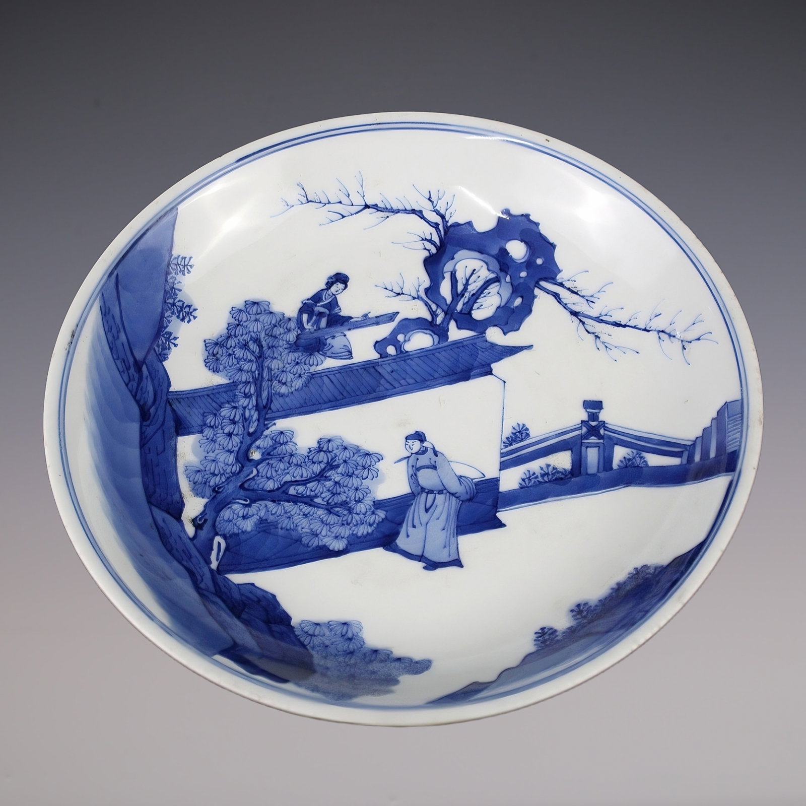 An Exquisite Blue and White Character and Story Pattern Plate: An Exquisite Blue and White Character and Story Pattern Plate Ming Dynasty, China Chenghua Six-character Mark Size:20.5cmx12.5cm (The Dimensions Of All Batches Are Manually Measured.If You Need More D