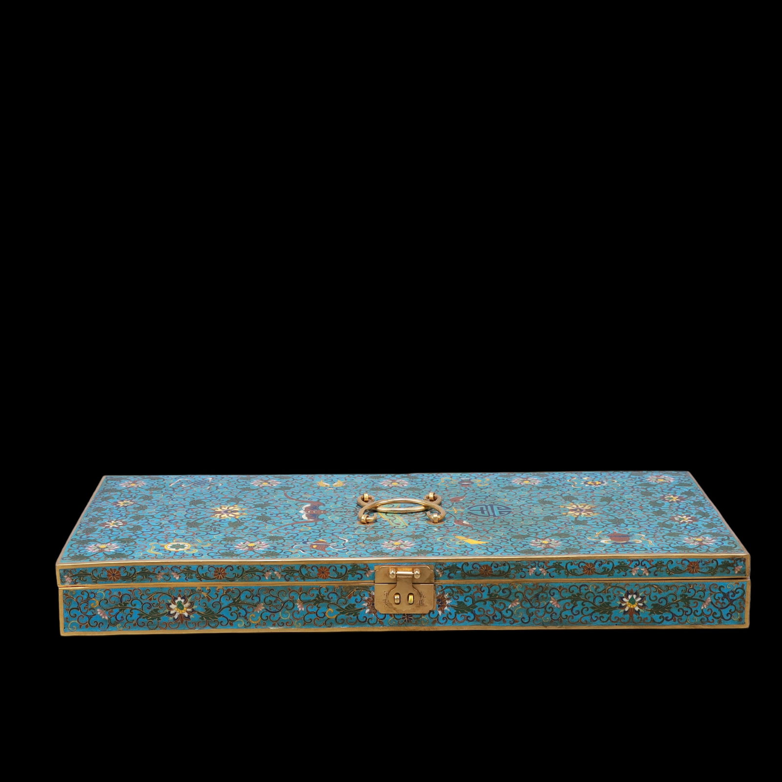 A Exquisite Cloisonne Lotus Pattern Ornament: A Exquisite Cloisonne Lotus Pattern Ornament Qing Dynasty, China Size:70cmx31cmx8cm Weight:1500g (The Dimensions Of All Batches Are Manually Measured.If You Need More Detailed Information, Please Cont