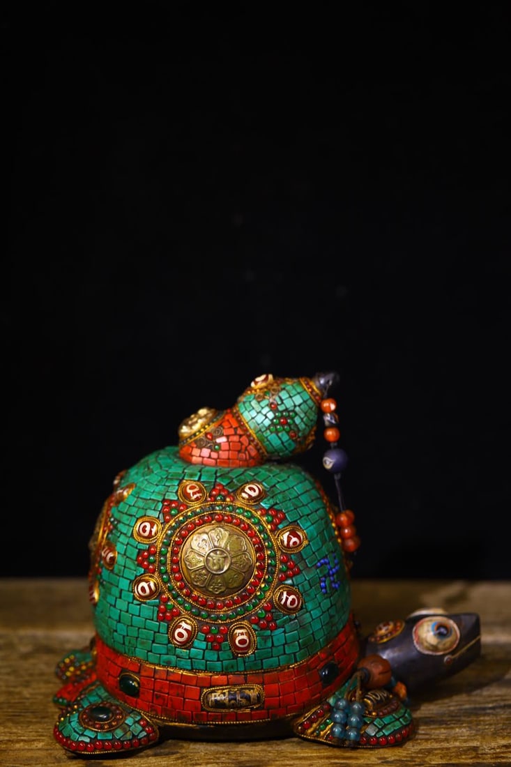 An Exquisite Yun Stone Inlaid Gems Auspicious Beast Ornament: An Exquisite Yun Stone Inlaid Gems Auspicious Beast Ornament Qing Dynasty, China Size:20cmx25cm Weight:6500g (The Dimensions Of All Batches Are Manually Measured.If You Need More Detailed Information,