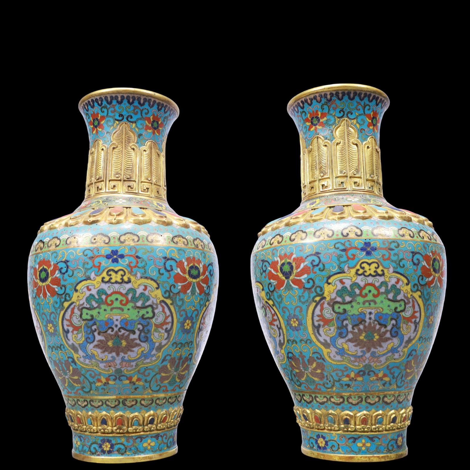 A Exquisite A pair of Cloisonne Lotus Pattern Vase: A Exquisite A pair of Cloisonne Lotus Pattern Vase Qing Dynasty, China Qianlong Four-character Mark Size:15cmx30cm Weight:3450g (The Dimensions Of All Batches Are Manually Measured.If You Need More De