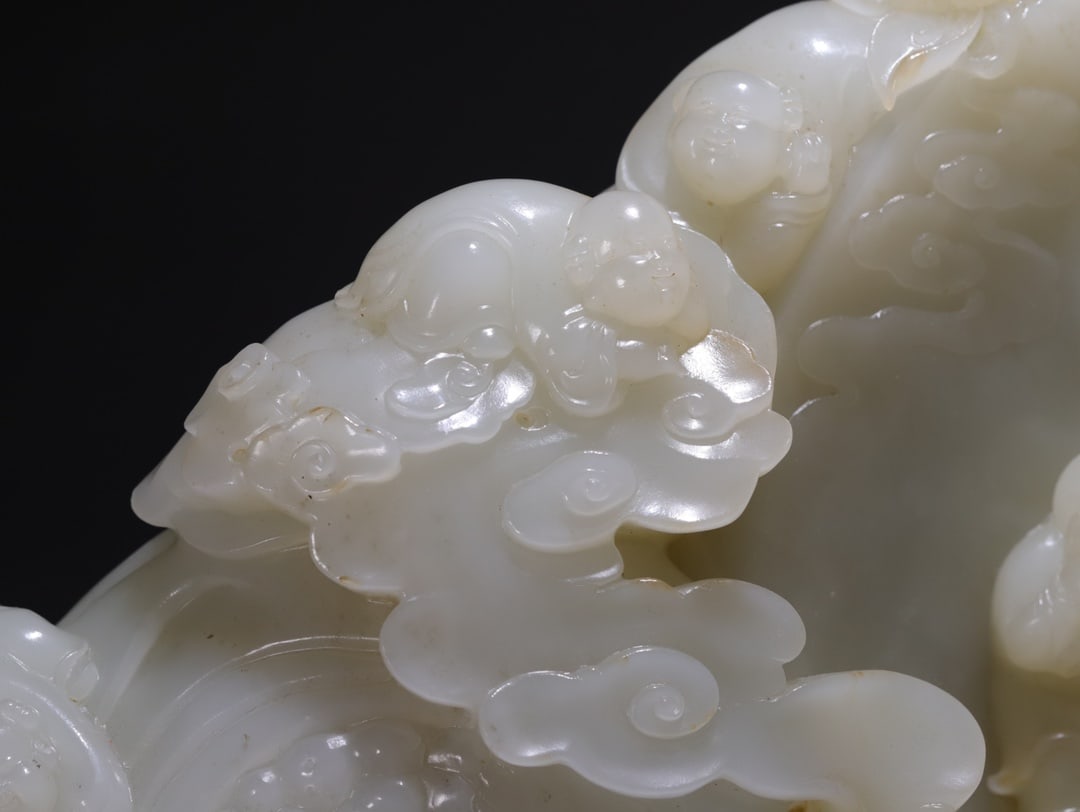 An Exquisite White Jade Statue of Avalokitesvara Ornament - 8