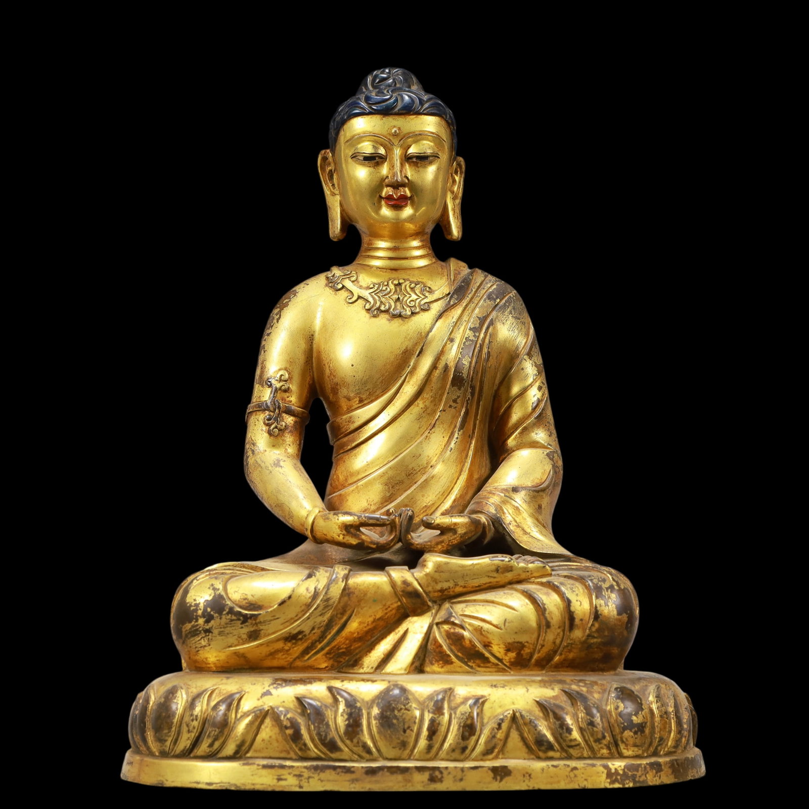 A Exquisite Gilt Bronze Statue of Sakyamuni: A Exquisite Gilt Bronze Statue of Sakyamuni Ming Dynasty, China Size:26cmx17cmx33cm Weight:16100g (The Dimensions Of All Batches Are Manually Measured.If You Need More Detailed Information, Please