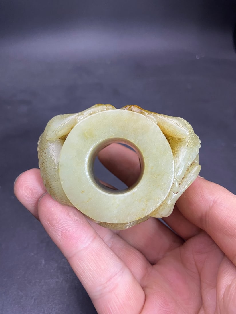 An Exquisite White Jade Dragon Pattern Ring - 7