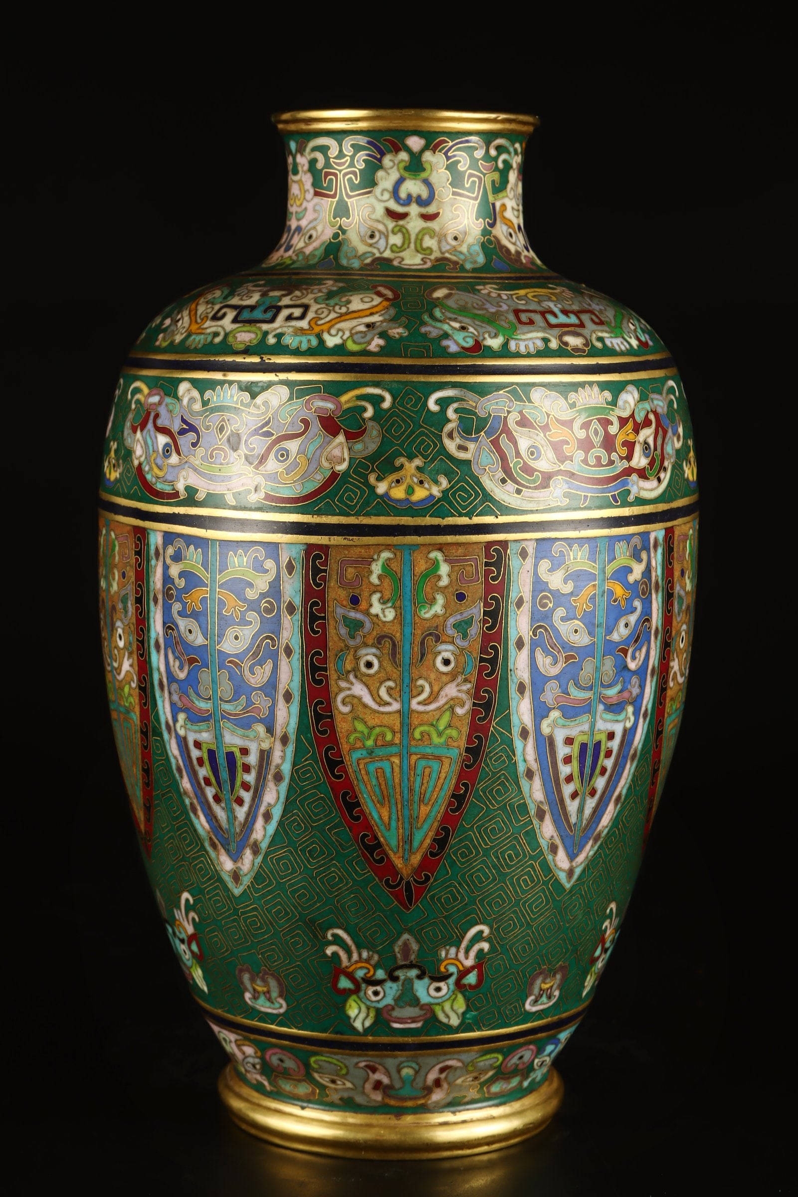 An Exquisite Cloisonne Beast-Face Pattern Vase: An Exquisite Cloisonne Beast-Face Pattern Vase Qing Dynasty, China Qianlong Six-character Mark Size:30cmx16cm Weight:7040g (The Dimensions Of All Batches Are Manually Measured.If You Need More